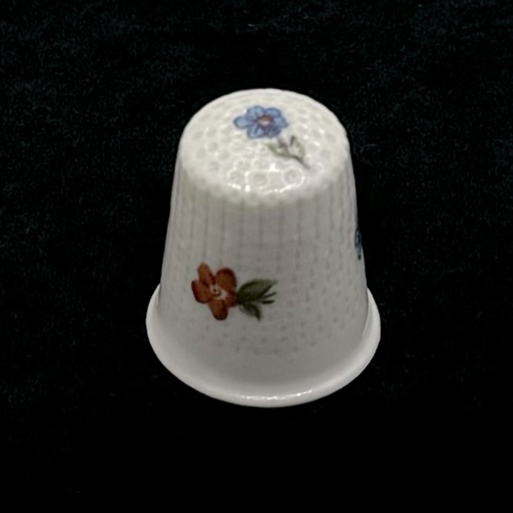 LIMOGES Vintage Floral Porcelain Thimble